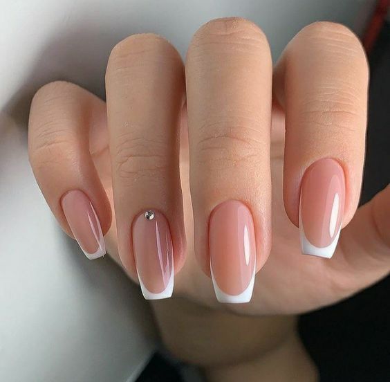 Serviço de alongamento de unhas